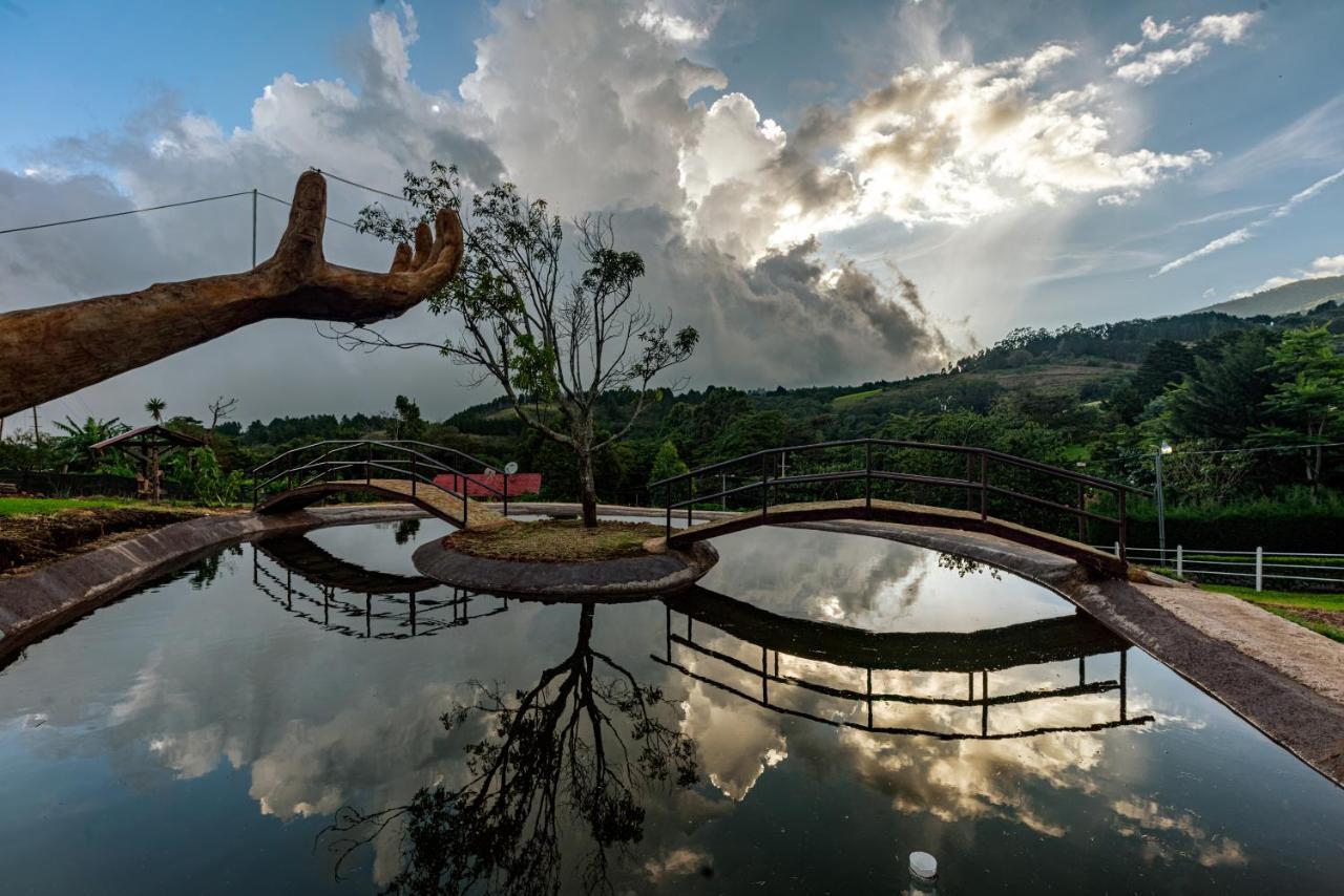 Hotel & Spa Escondite De La Montana Sabana Redonda Экстерьер фото